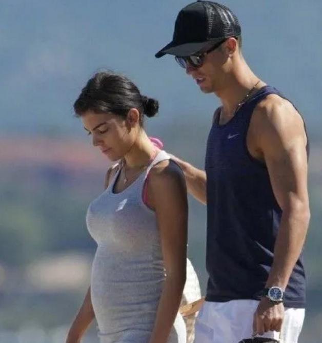 乔治娜为什么要跟c罗结婚,乔治娜被c罗捧红