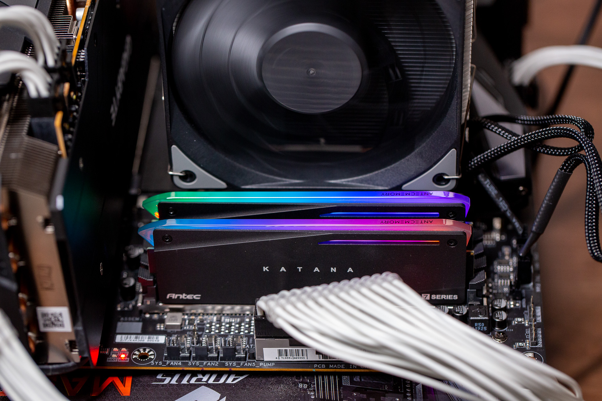 b550主板能发挥5900x性能吗,b550主板支持5800x3d吗