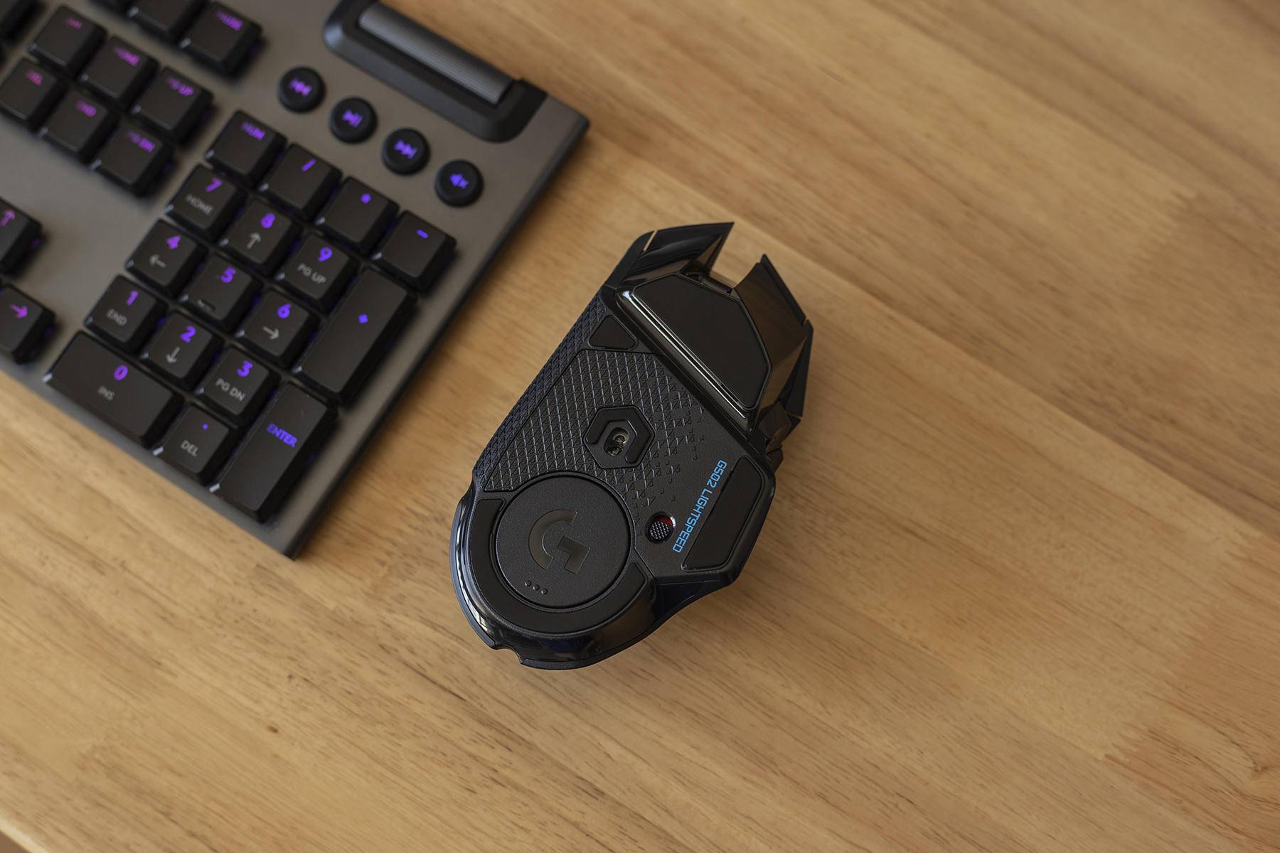 鼠标推荐罗技g502测评,血手幽灵鼠标es52pro对比罗技g502