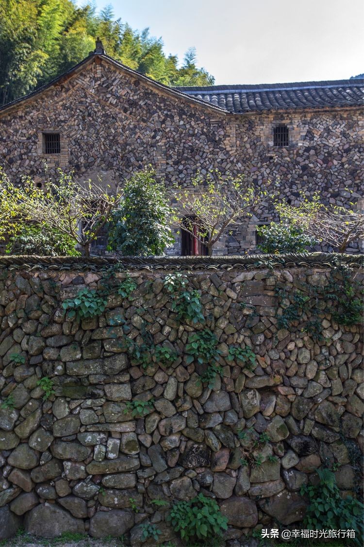 在浙江缙云的一个小山村，居然也有“人熊”传说，至今仍津津乐道
