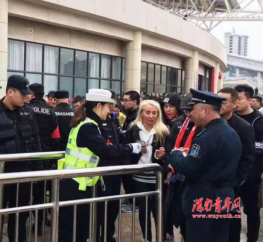 渭南市公安局交警支队圆满完成2019首场中甲足球联赛交通安保工作