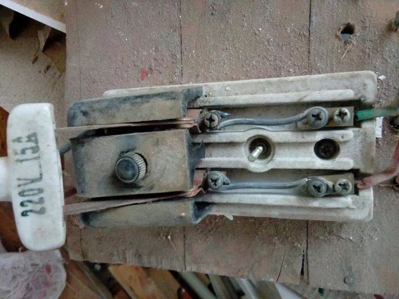 高压跌落保险丝什么材料,保险丝熔断的材料选择原理