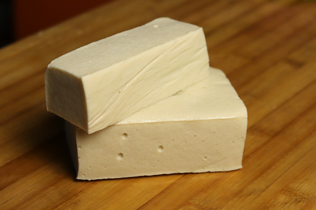 千叶豆腐可以用普通豆腐做吗,千叶豆腐是去水好还是过油好