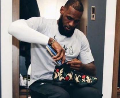 nba球员的十件物品,nba球员一身装备多少钱