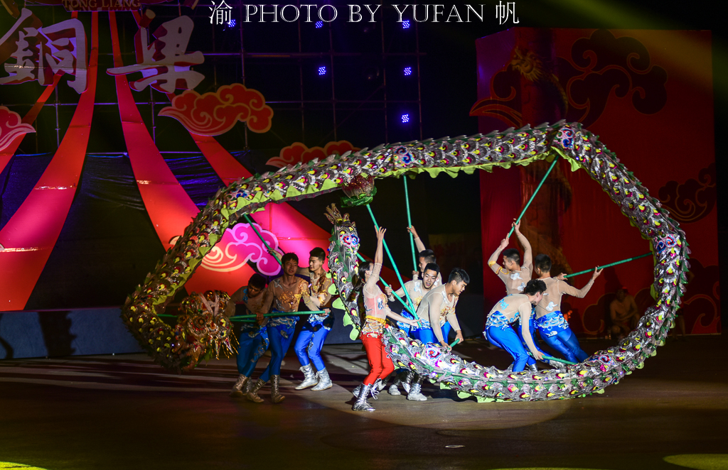 铜梁竞技龙，重庆十大文化符号之一，中国竞技水平最高的龙舞艺术