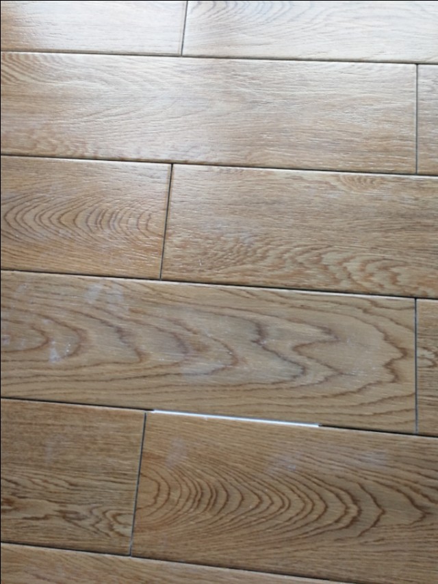 做美缝和不做美缝地砖缝隙的大小,美缝瓷砖缝要处理到什么程度