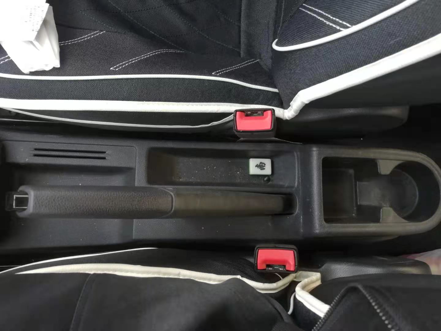 经济耐用省油的车桑塔纳,一万公里的新桑塔纳的优缺点