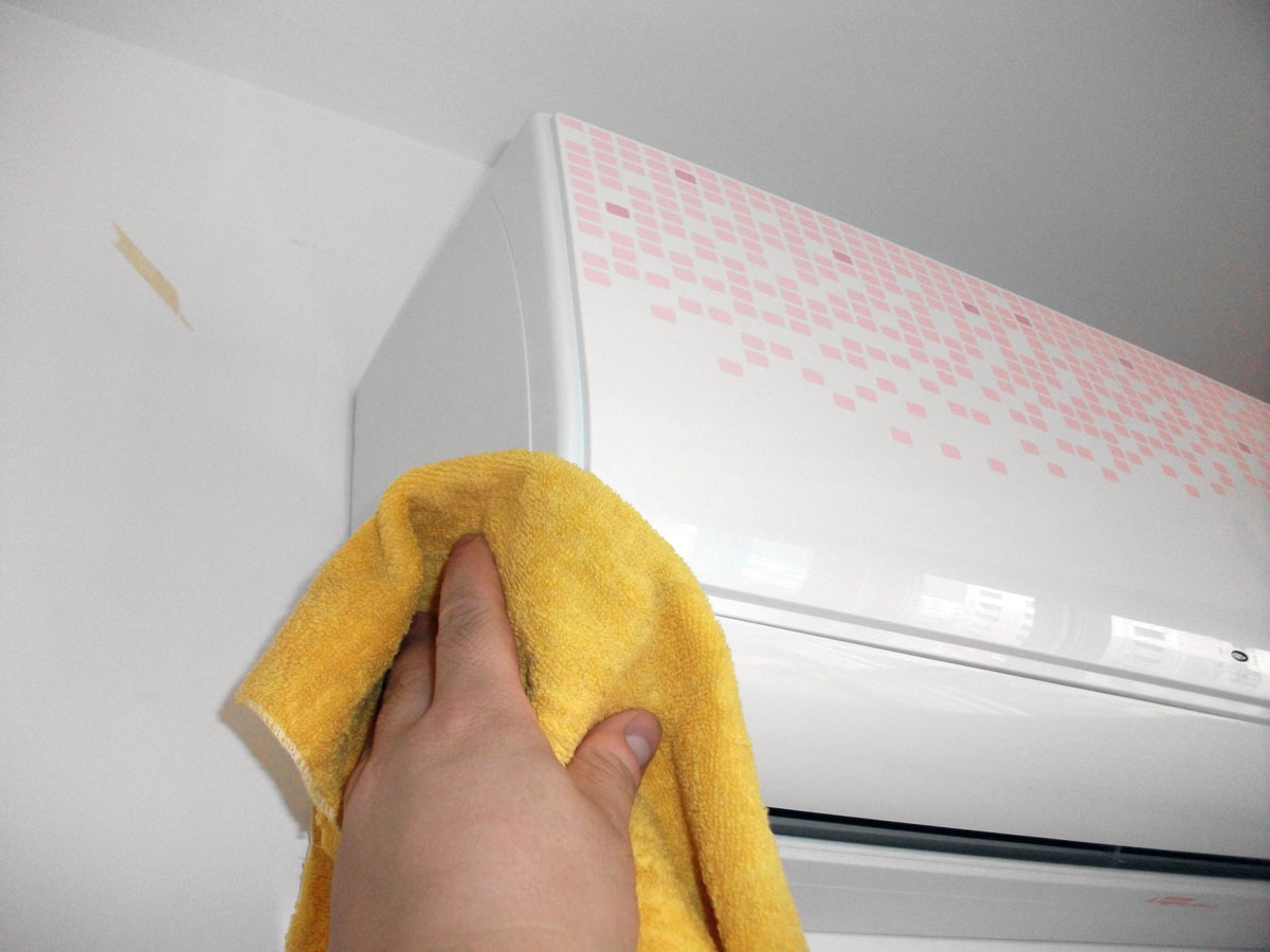 夏季空调清洗的正确方法,夏季空调师傅清洗的正确方法