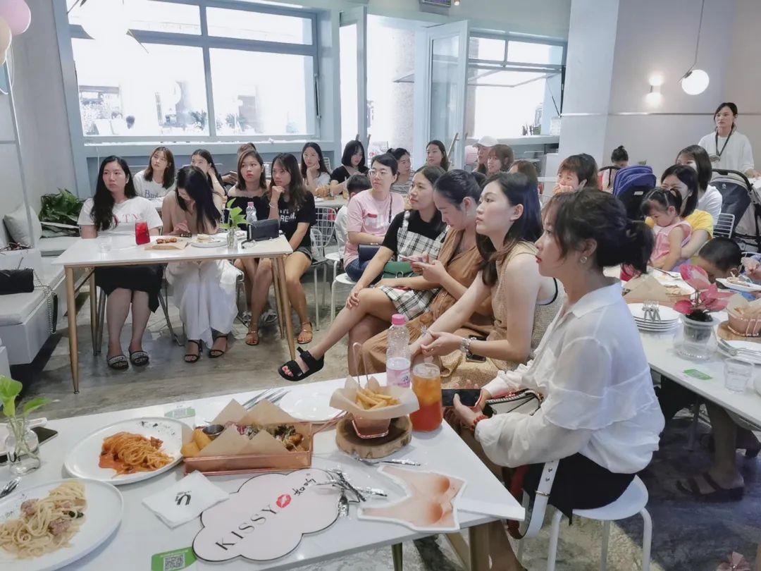 做微商是怎么工作的,月薪过万的微商怎么做