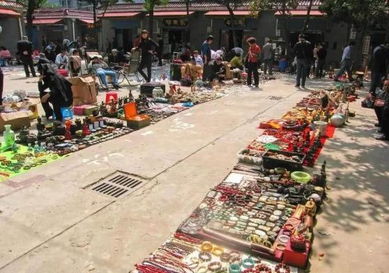 地摊利润高不起眼的小生意加盟,什么东西低成本高利润适合地摊