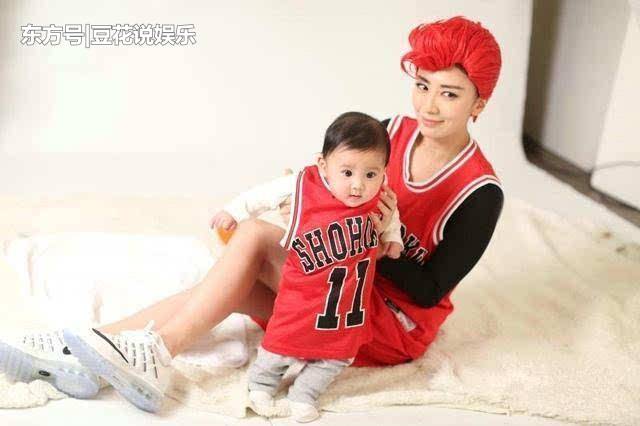 孙俪陪女儿臭美陪儿子踢足球，明星参加亲子活动都做什么？