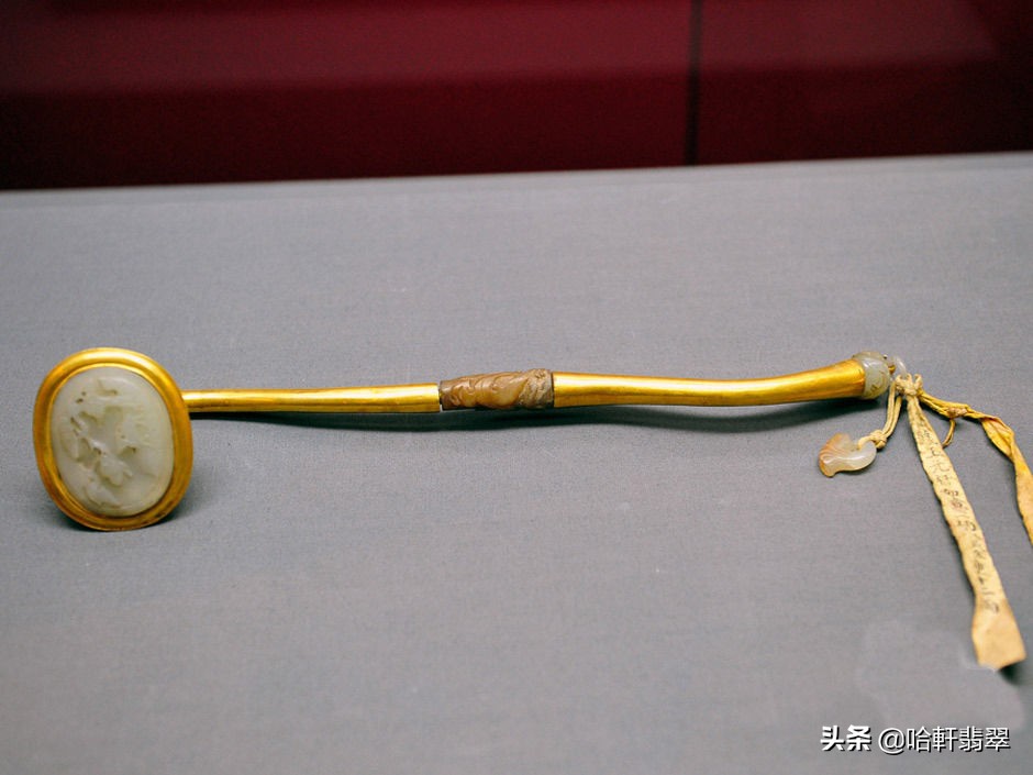 100块钱的翡翠如意是真的吗,上万的翡翠如意