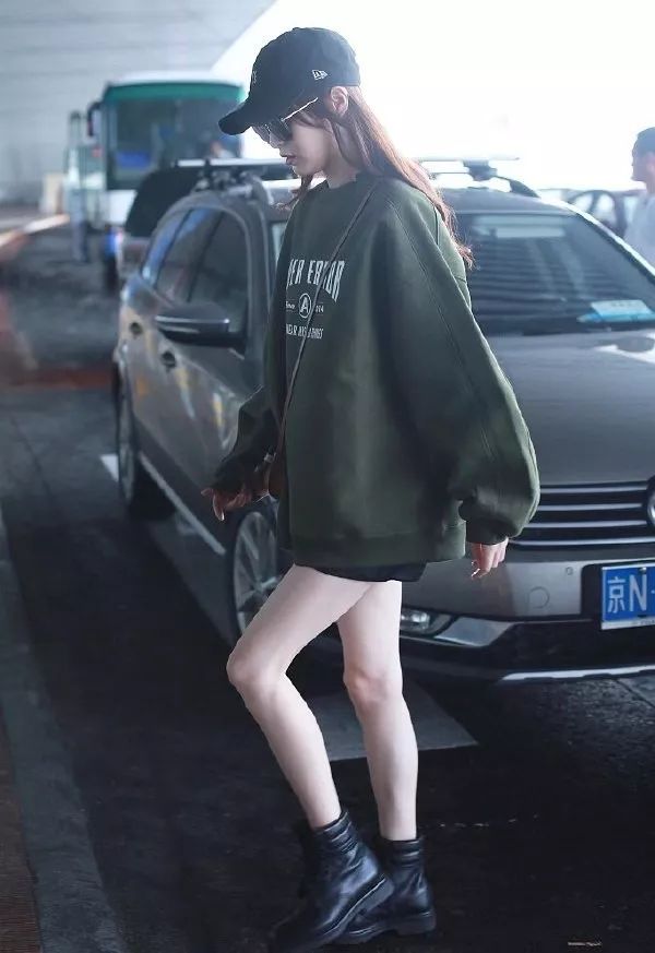 今年流行的靴子适合小粗腿穿,秋冬高跟百搭靴子