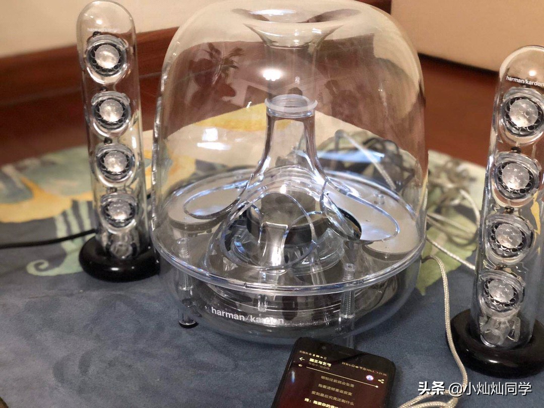 哈曼卡顿音箱水晶4代,哈曼卡顿soundsticks水晶音箱