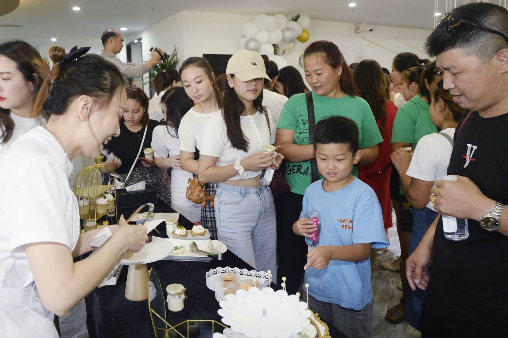 璀璨绽放“慧”美全城热烈祝贺洛*江阳**美医疗整形医院隆重开业