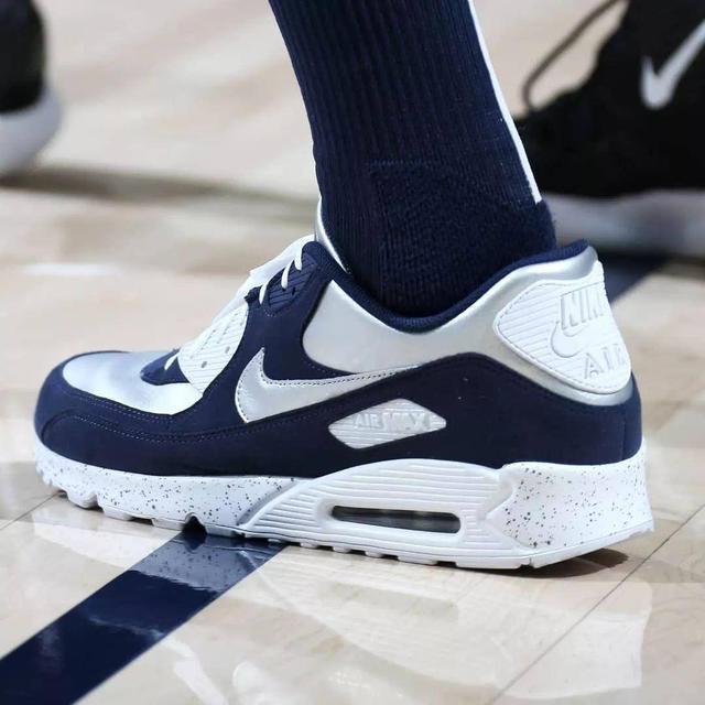 nba5大球鞋 (nba禁止穿的弹簧鞋多少钱)