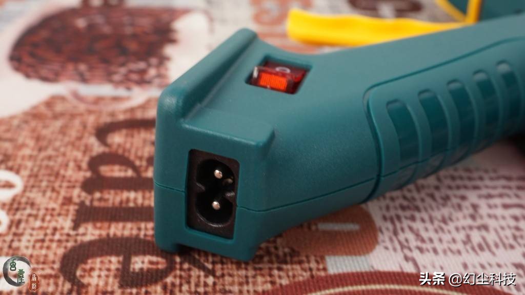 热熔枪儿童手工作业,轻松搞定儿童手工