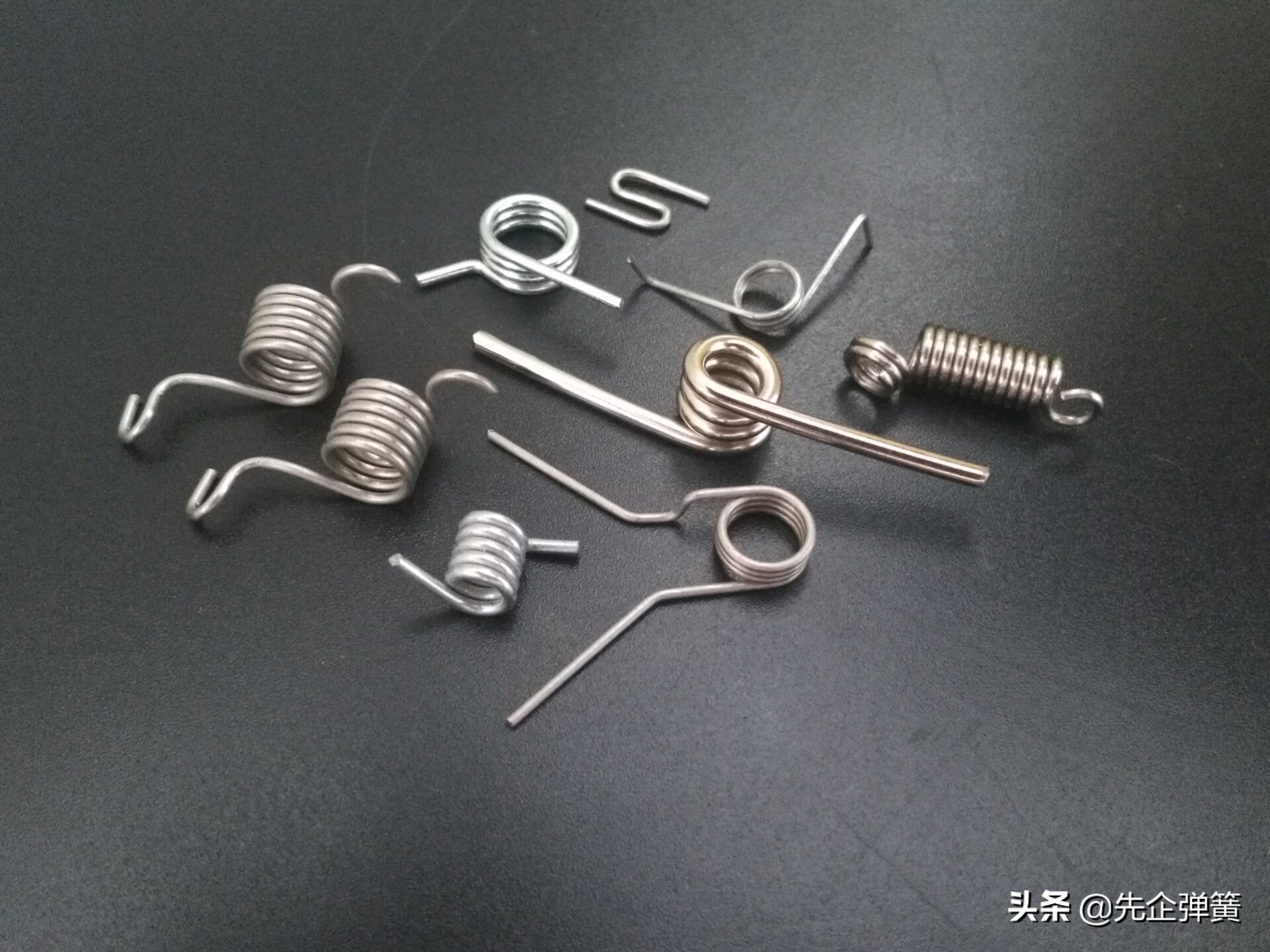 扭簧的计算方法图解,扭簧的计算公式是什么