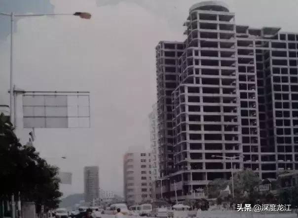 哈尔滨第一大烂尾楼现状,哈尔滨烂尾楼艺华大厦