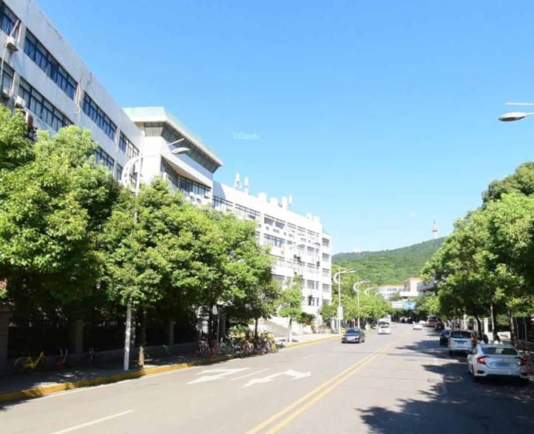 这所大学坐拥两个5A景区！在里面读书是什么体验