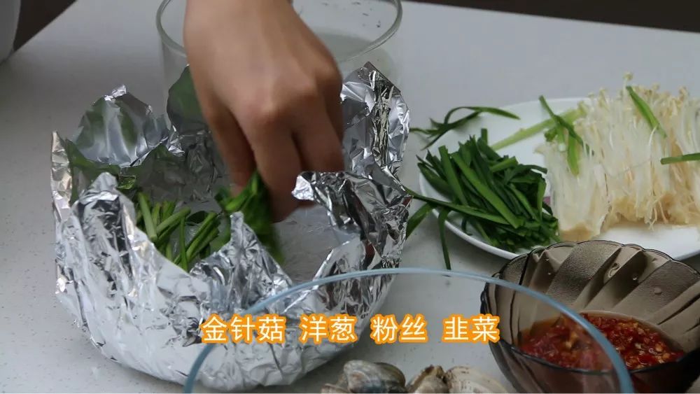 蒜蓉花甲粉丝锡纸做法,锡纸花甲粉蒜蓉酱的制作