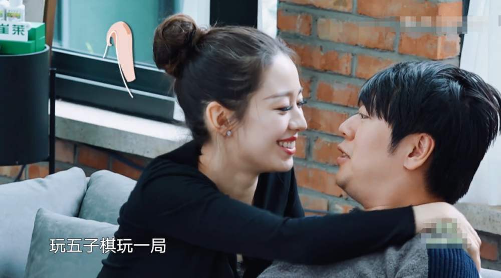 吉娜和郎朗沙漏裙,吉娜露肩礼服照片