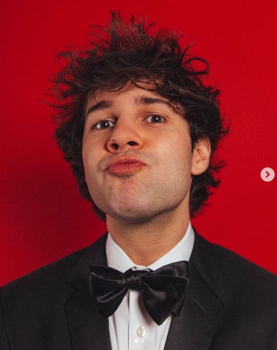 最甜分手看哭3千万人，转头与75岁基友妈妈结婚，“我是你爹”