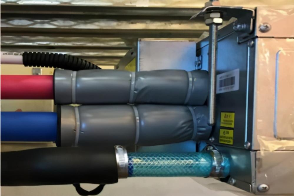 关于空调异味和空调清洗实践,空调吹出来的风有异味是什么原因