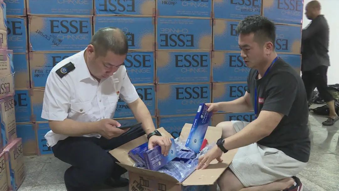 公安部a级通缉令在逃19年主犯落网,法治新闻速览全集