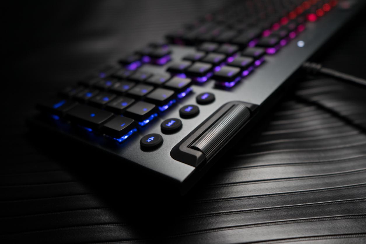 罗技矮轴键盘g813,罗技g813灯光旁边的那个键是什么