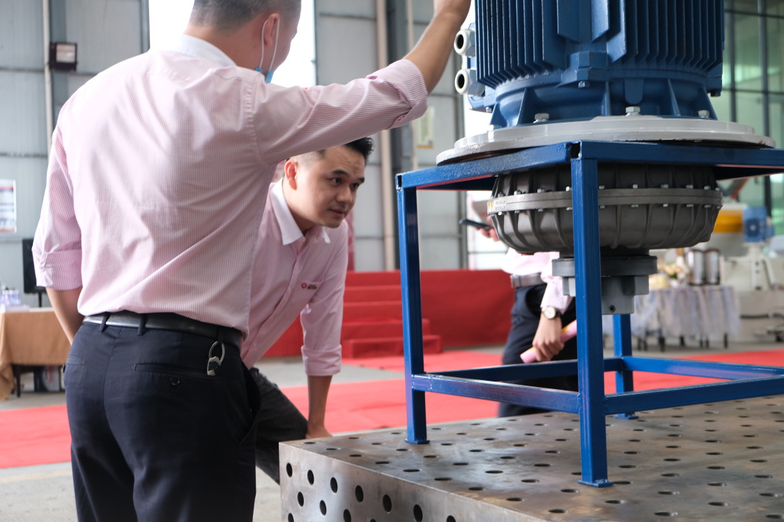 泉工搅拌机,泉工750搅拌机