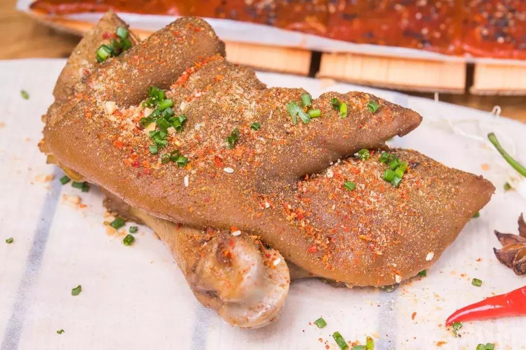 排到凌晨2点！曝光魔都这家「牛排火锅」，1折吃垮老板！