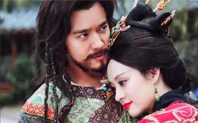 当红男星的沉浮记：深陷桃色泥沼，被困澳洲723天后妻离子散