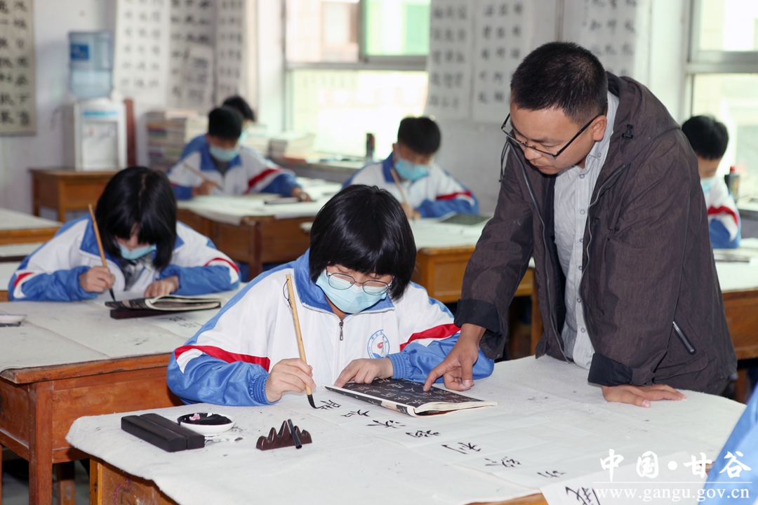 攻坚克难奋力办好人民满意的教育,为办好人民满意的教育作出奉献