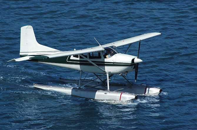 马尔代夫蜜月贵不,阿米拉和菲诺芙岛