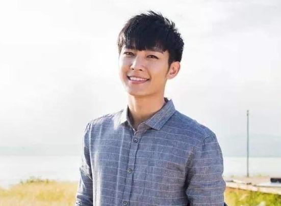 炎亚纶原来是飞轮海的吗,炎亚纶谈与飞轮海关系