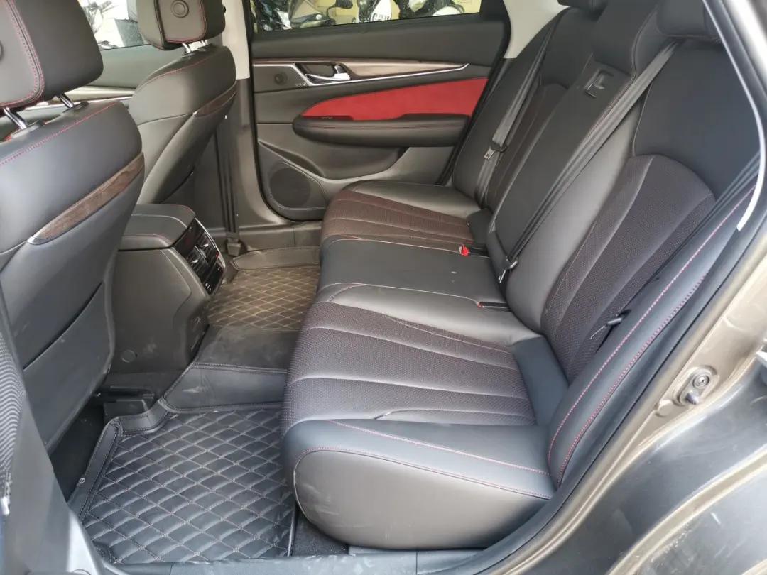 广汽传祺ga82016款320t行政版,2017款ga8行政版1.8t