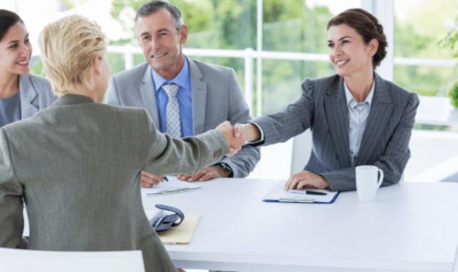 面试官欠500元该怎么办,面试问同事欠你多少钱