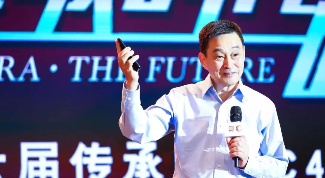 海底捞创始人张琛,海底捞董事长张勇身价