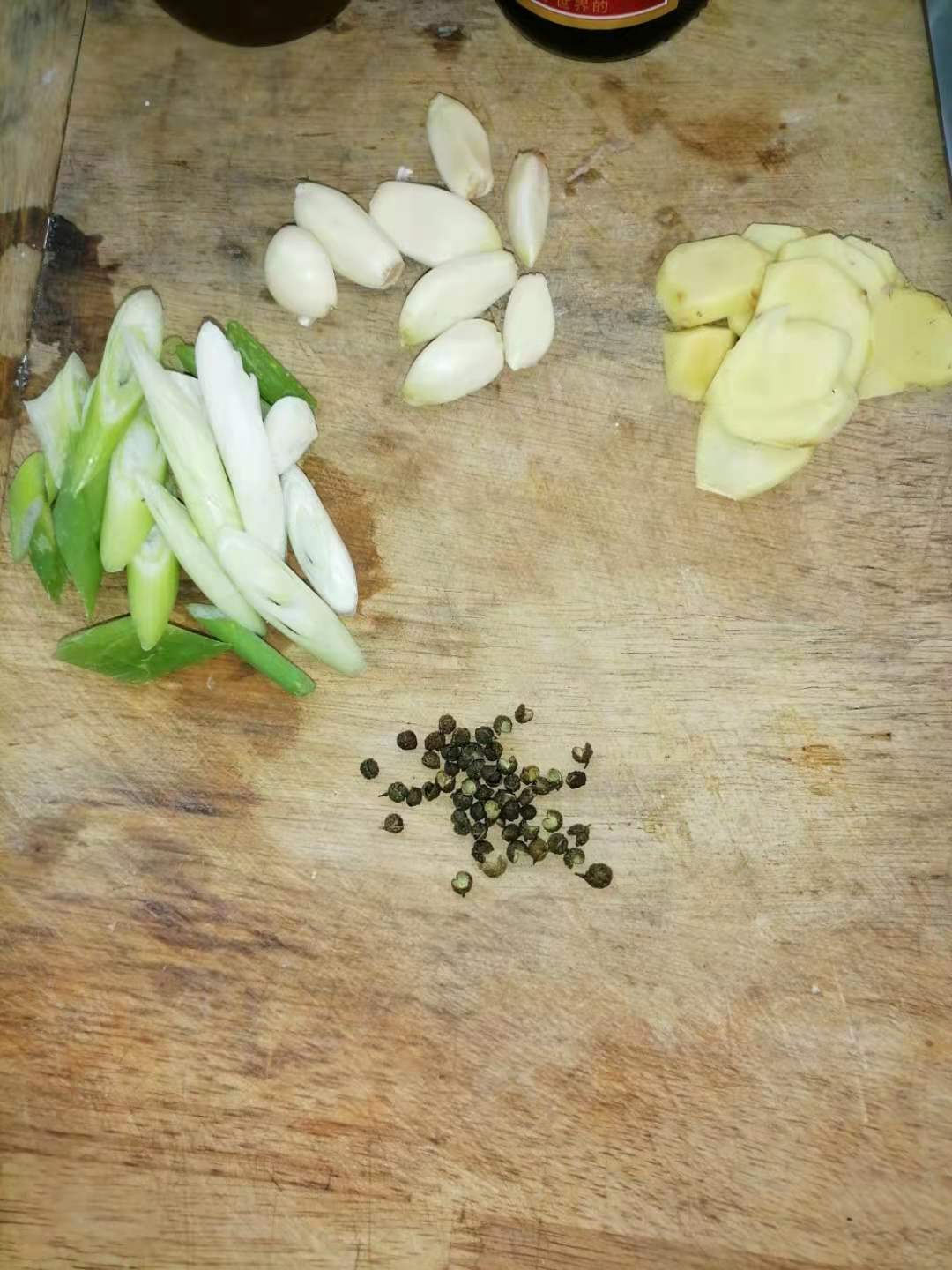 啤酒鱼最正宗的吃法,美食大赏挑起记忆味道的啤酒鱼