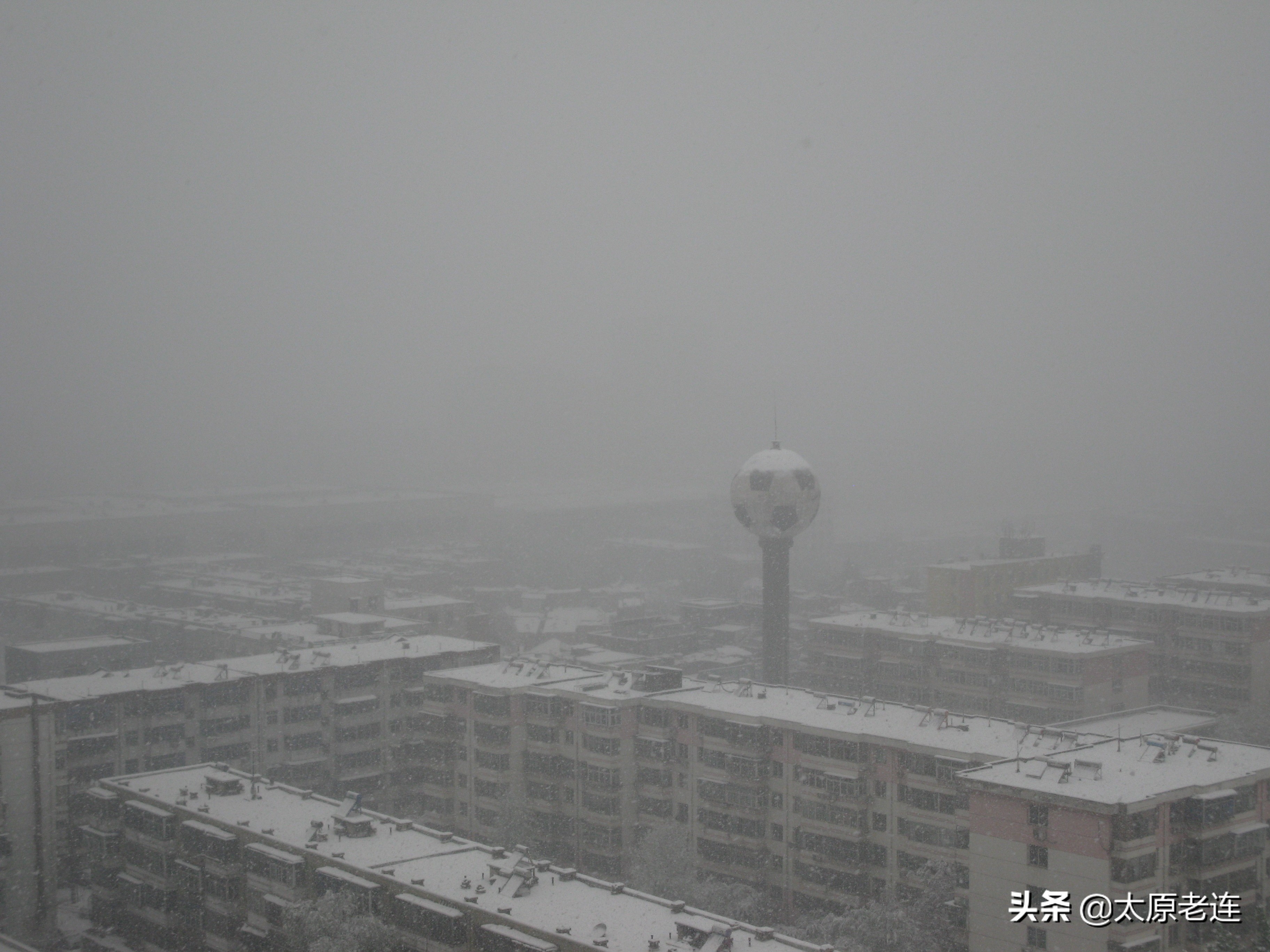 记忆中的老水塔,太原足球水塔