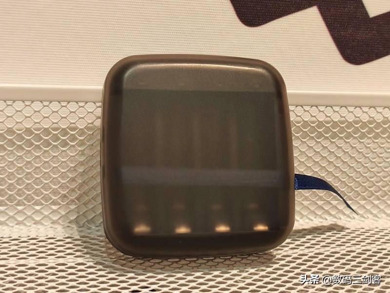 xtarvc4s充电器拆解评测,充电小能手xtaret4s充电器体验