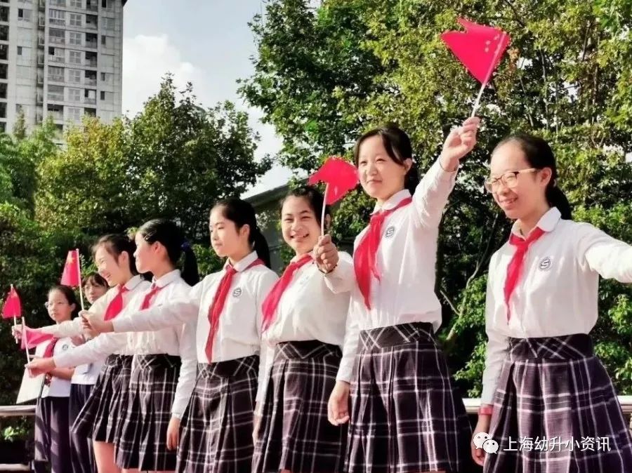 上海最美高中校服,上海小学校服好看前十名