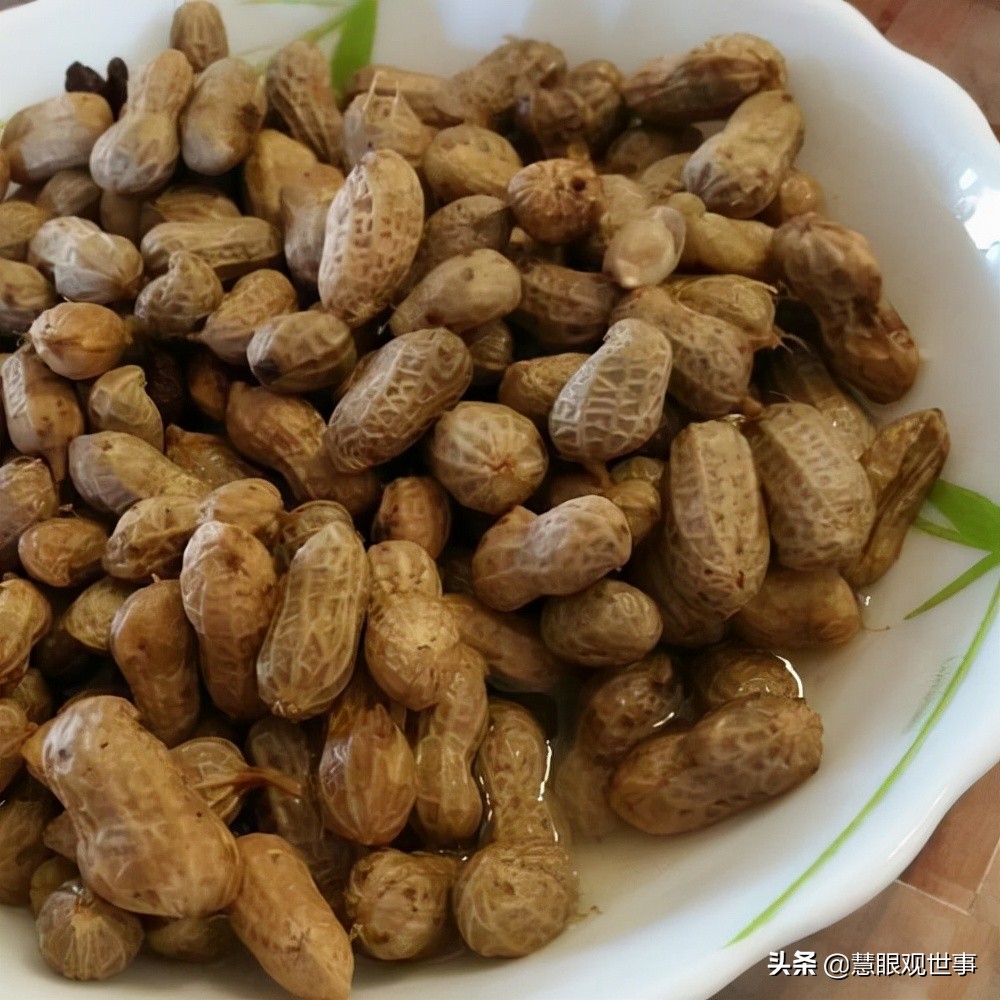 《侯卫东*场官**笔记》和《侯海洋基层风云》中的烧鸡公