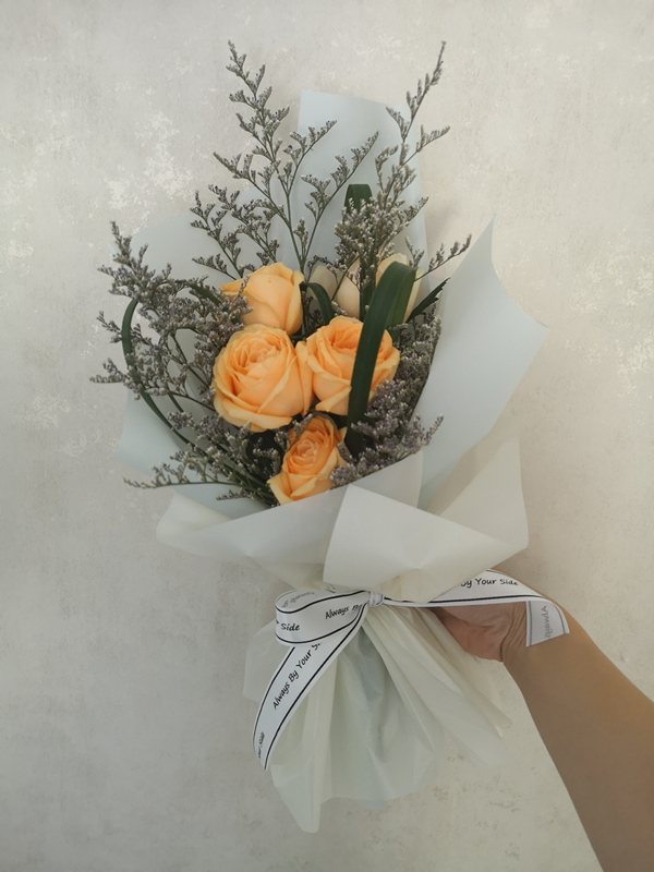 如何在家里做花艺工作室呢,做个花艺师的入门基础知识