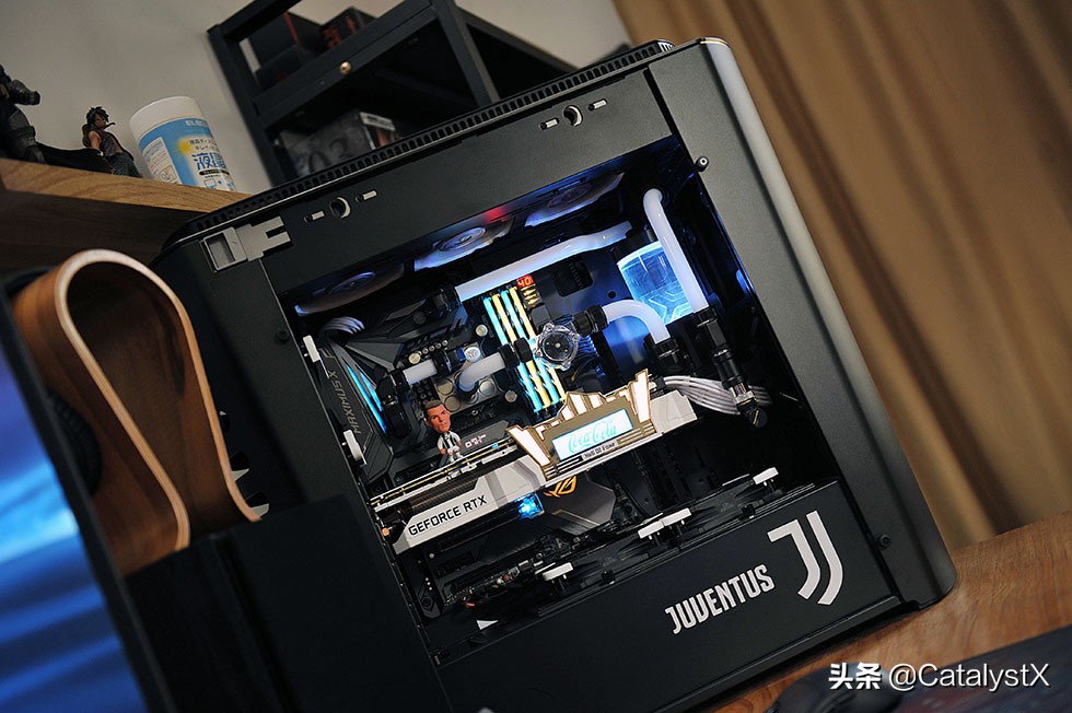 又是爬坑的一年—2018年里一路折腾过来的主力机桌面展示