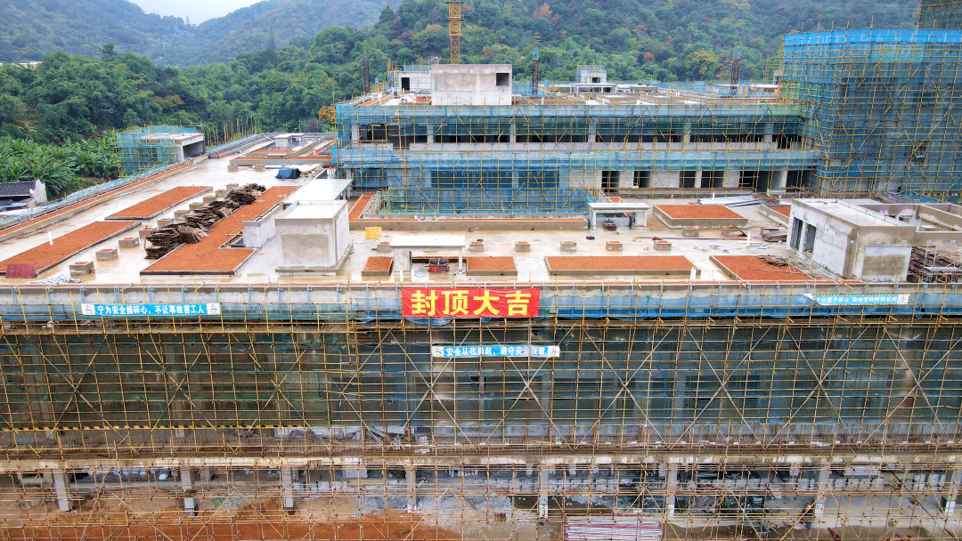 封顶的医院装修要多久,新建医院大楼封顶大吉