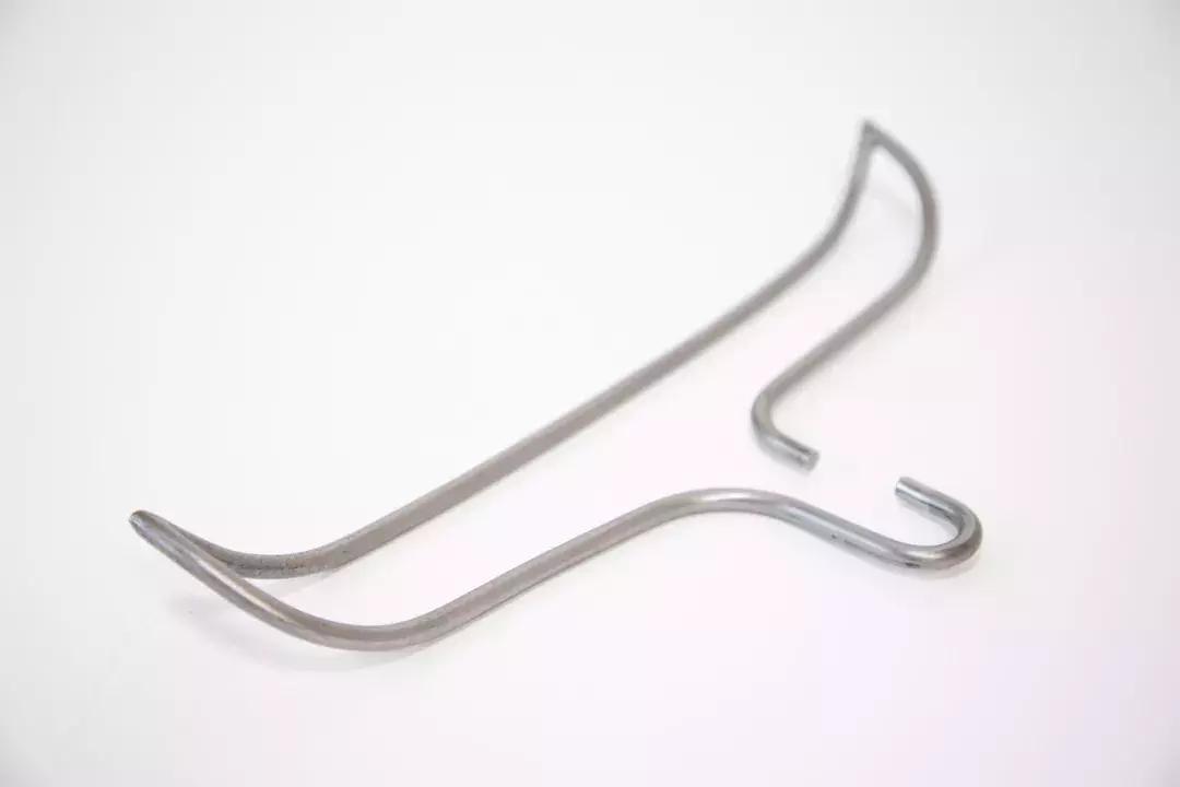 见过漂浮的衣架吗丨4个衣帽架设计给心爱的衣服安个家