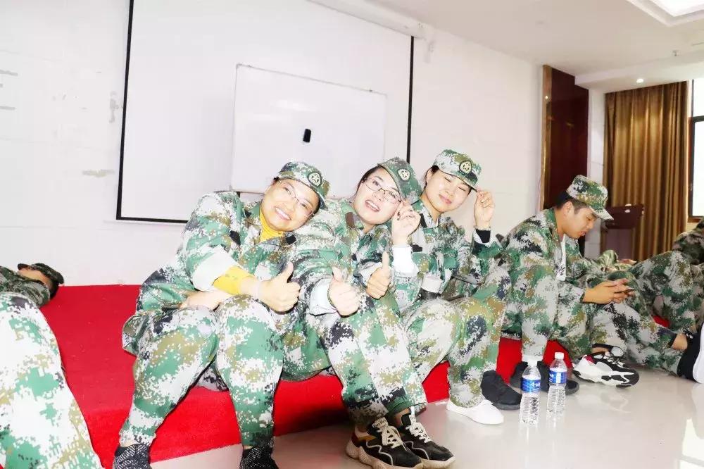 走过风雨人生，更懂理解和爱——记「三强医械」国庆户外拓展之旅