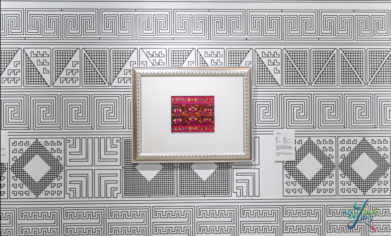 多彩进博会：老干妈走上时装周、苗绣碰撞爱马仕、贵银遇见…